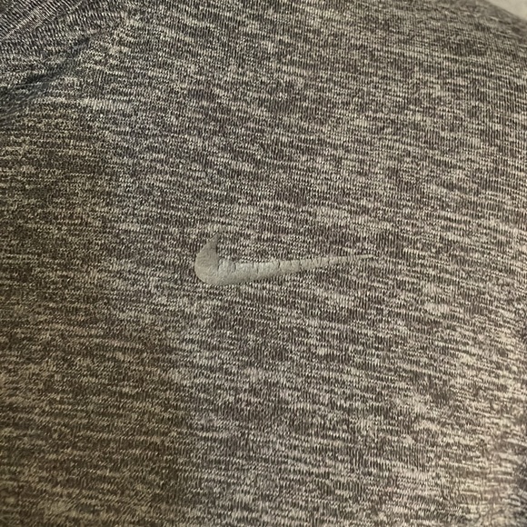 Nike Gray Long-Sleeve Quarter-Zip Dri-Fit Pullover - Picture 3 of 8